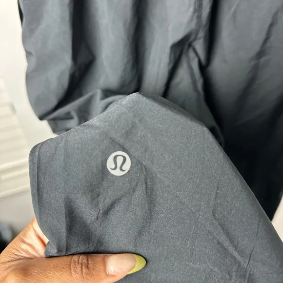 Lululemon Tearaway Pant Black size 4 - Picture 8 of 12